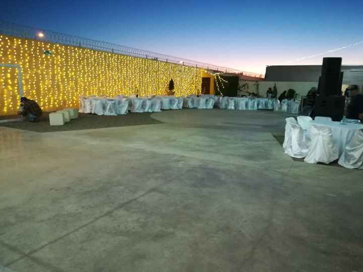 vista de la cocina a la pista de baile