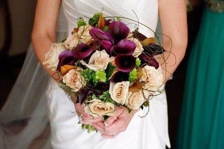 Ramo, con calas en color vino