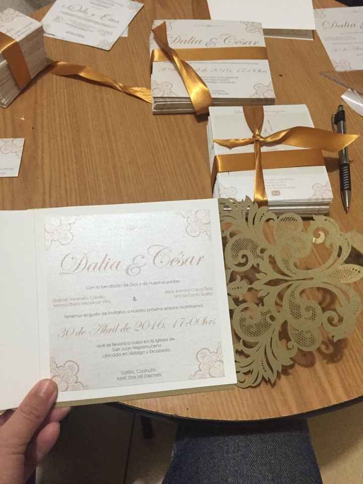 Enseñenme sus invitaciones. - 2