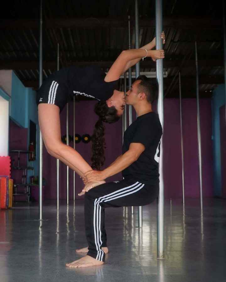 Presuman su foto de Save the Date ❤️ - 3