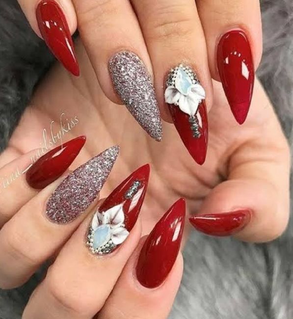 Uñas para el anillo de compromiso 13