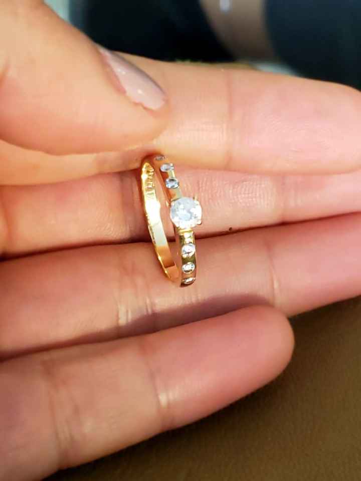 Como es si anillo de compromiso? 💍 - 1