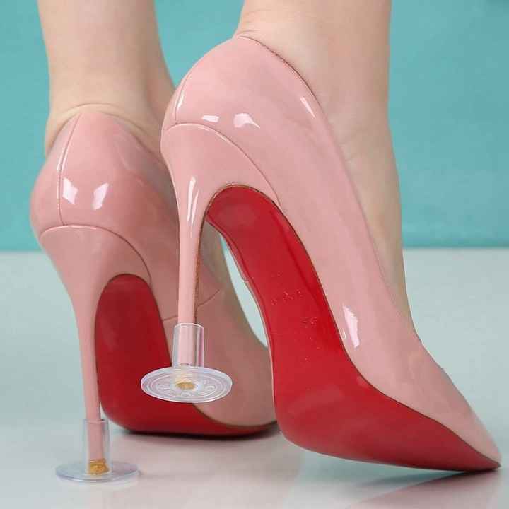 Zapatillas en jardín - 1