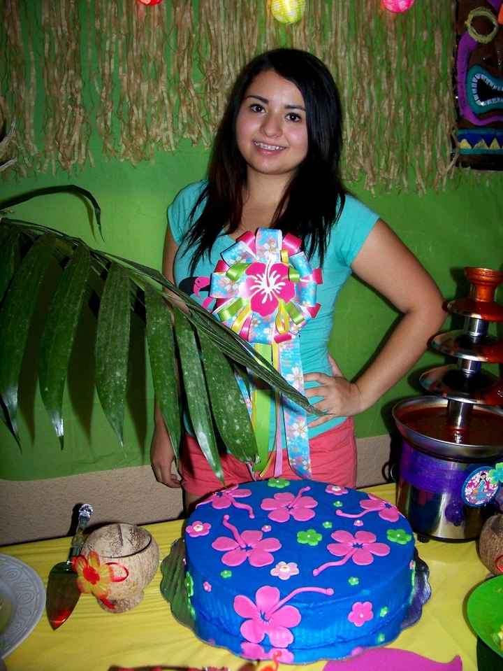 :) aqui disque posando