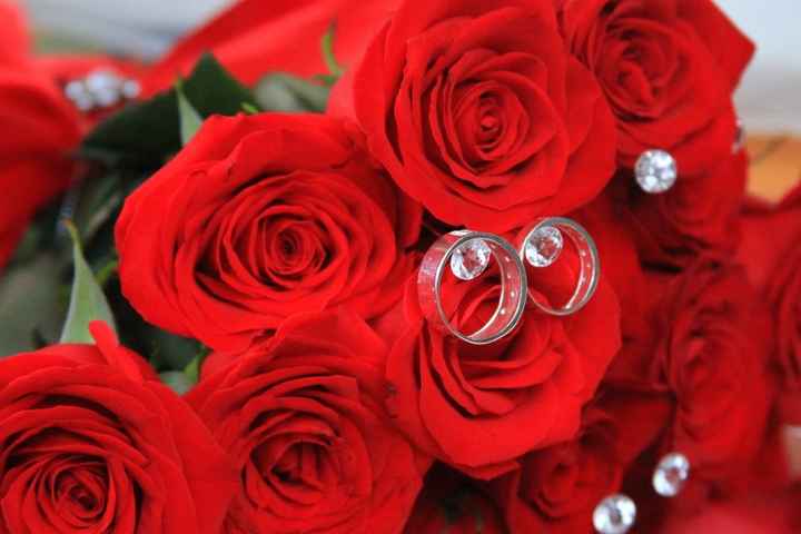 el ramo y los anillos.