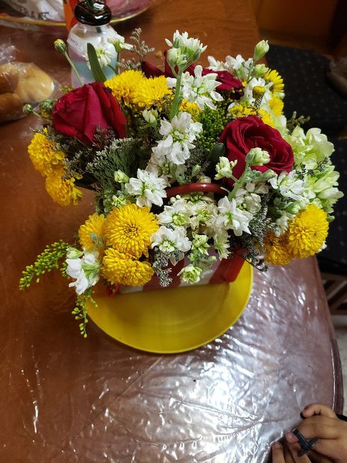 Ayuda con el banquete y centros de mesa. - 1