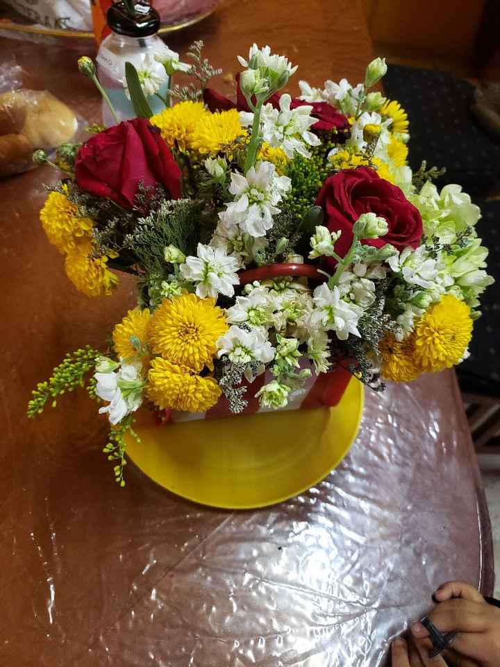 Ayuda con el banquete y centros de mesa. - 1