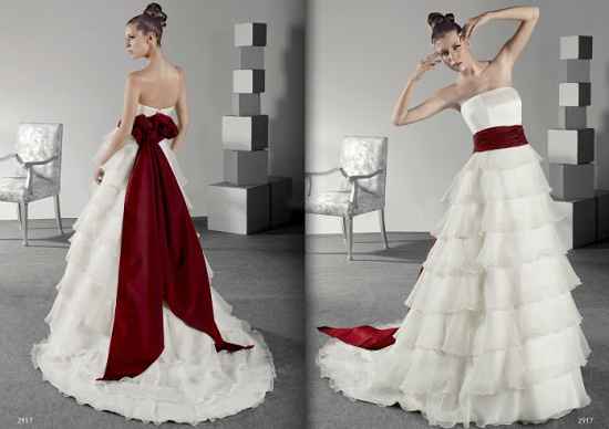 MOÑO EN EL VESTIDO