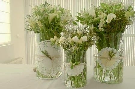 con blondas y flores