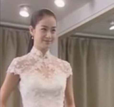 Qué tipo de escote llevara su vestido? Corazon, straplees, cuadrado, redondo, halter, mao? - 2