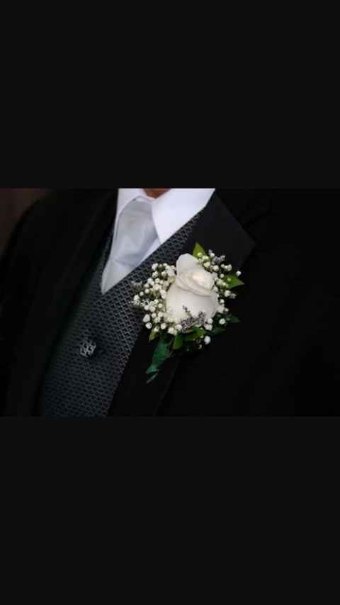 Blanco boutonniere para ellos - 4
