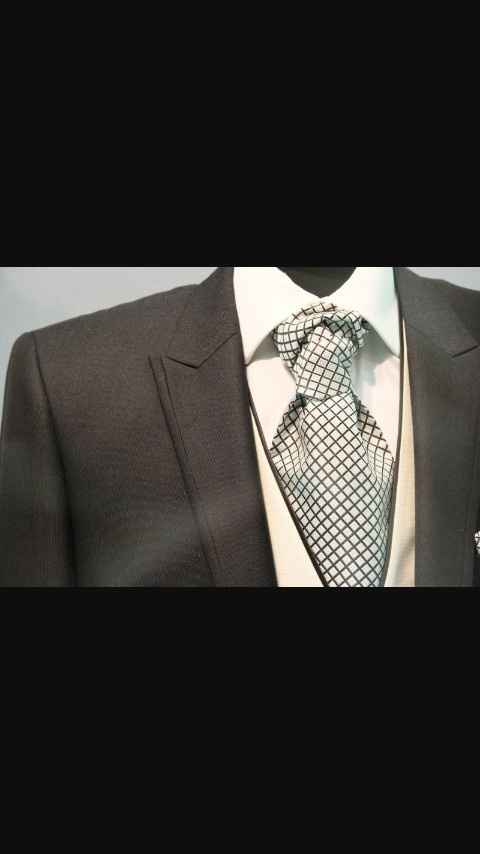 Su fm usara corbata? - 7