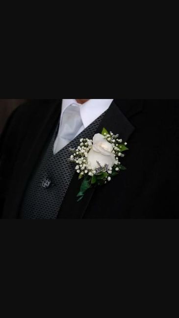Blanco boutonniere para ellos - 4