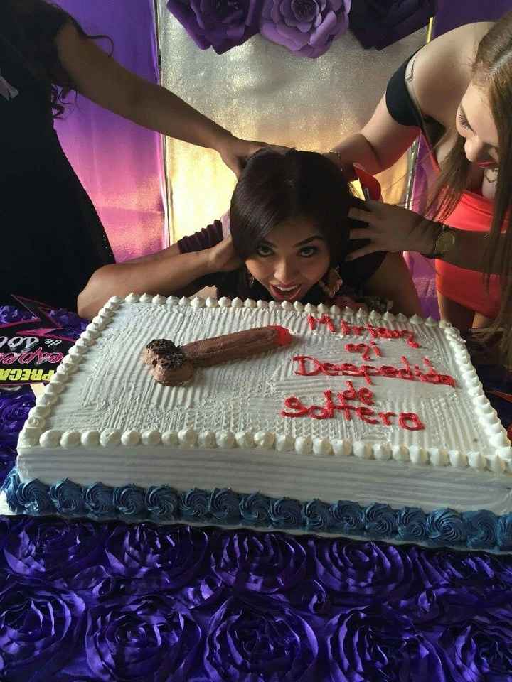 Ayer mi despedida de soltera. - 2