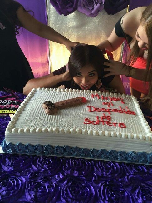 Ayer mi despedida de soltera. - 2