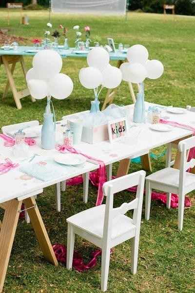 Mesa y sillas "chrirris"