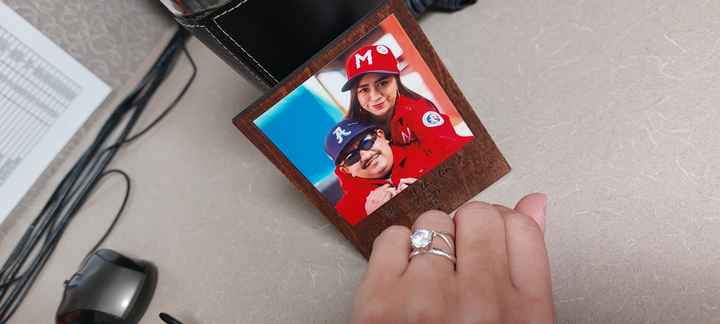 Post para enseñar tu hermoso anillo de compromiso jijiji 💍 - 1