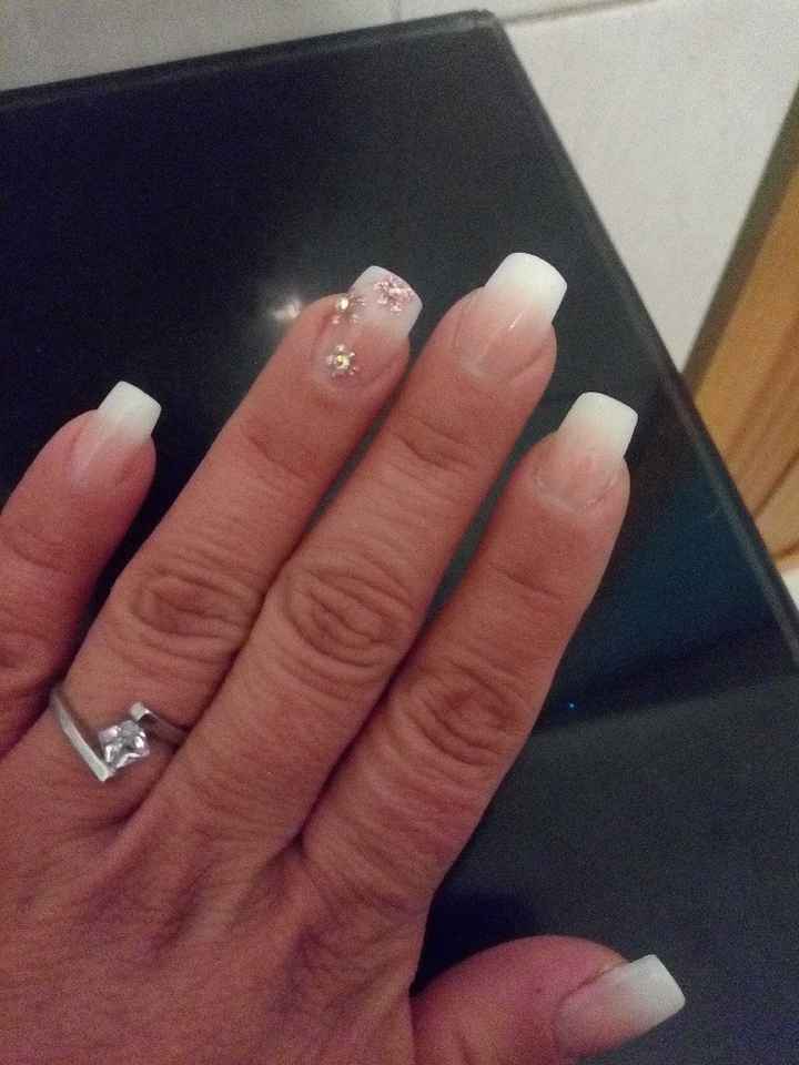Mis uñas para el día b - 2