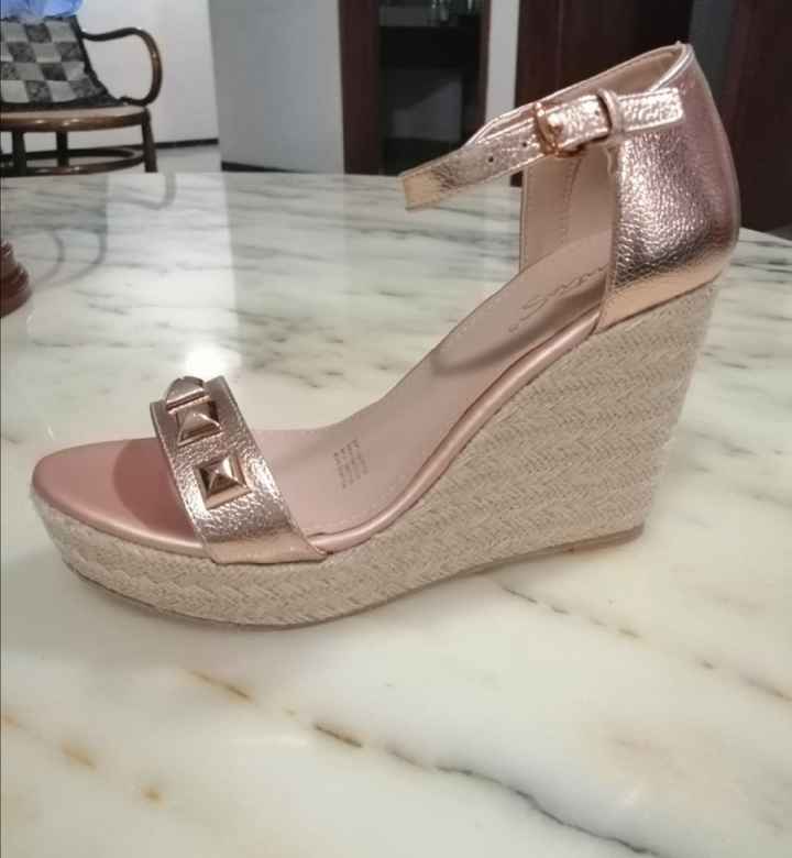 Comparte tus zapatos - 1
