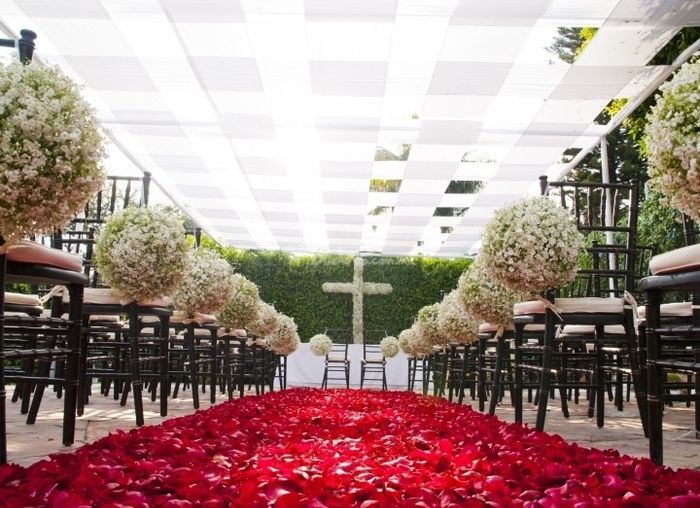 Montaje para la boda religiosa