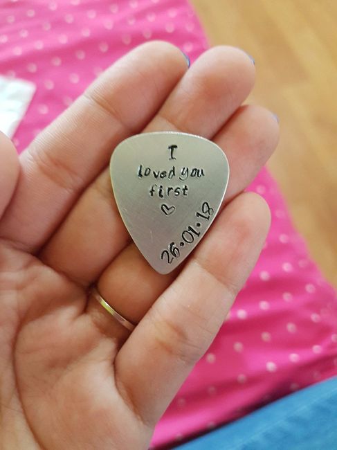Para mi papá (toca la guitarra)