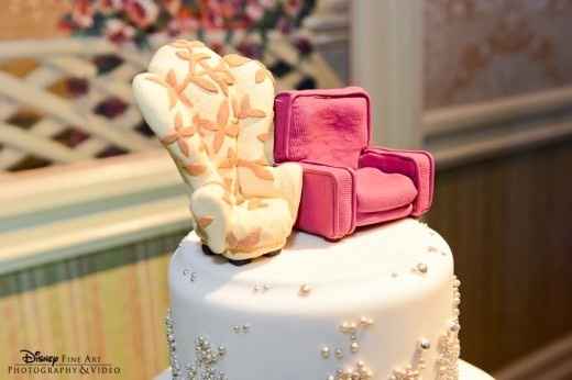 Cake topper