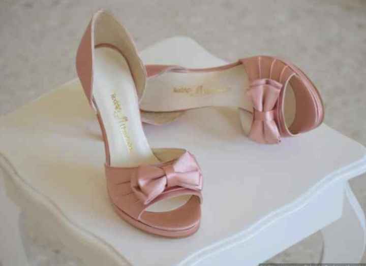 Guerra de Admins: Zapatos de novia - 1