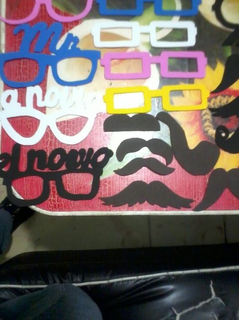 lentes y bigotes