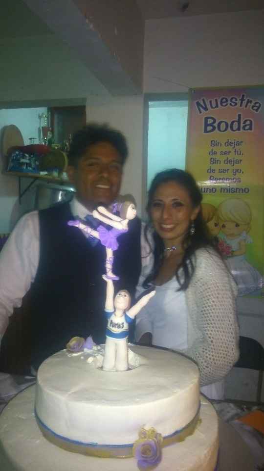 Nuestro pastel y el topper cake