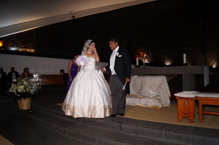 Saliendo de la Iglesia