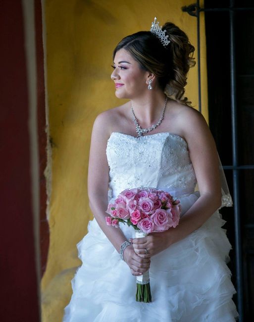 El vestido y maquillaje