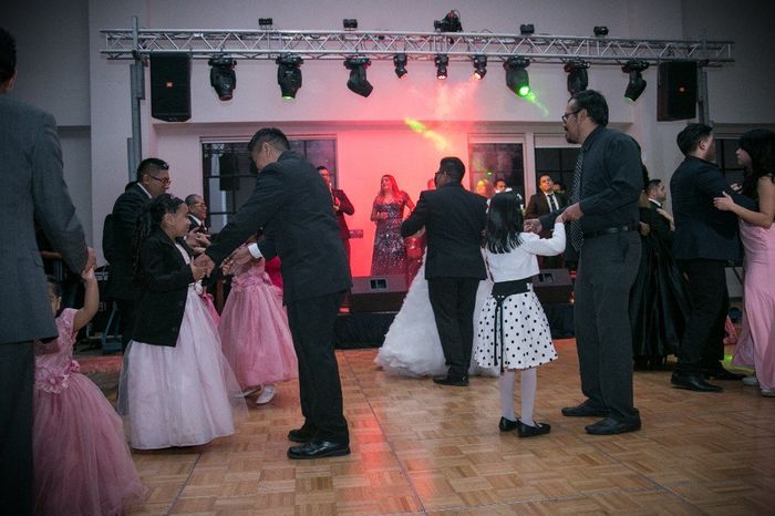 Pista llena de 'parejitas'