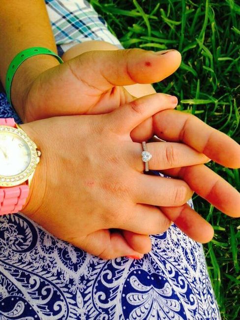 Cuál fue la primera foto con su anillo? y a quien se la enviaron?? - 1