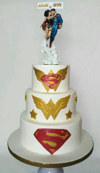 Pastel: Mujer Maravilla y Superman 🌟 5