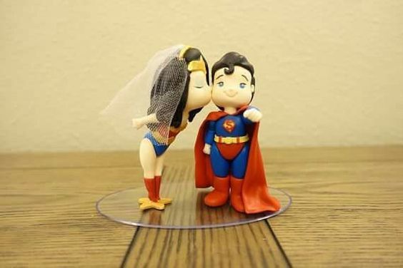 Pastel: Mujer Maravilla y Superman 🌟 7
