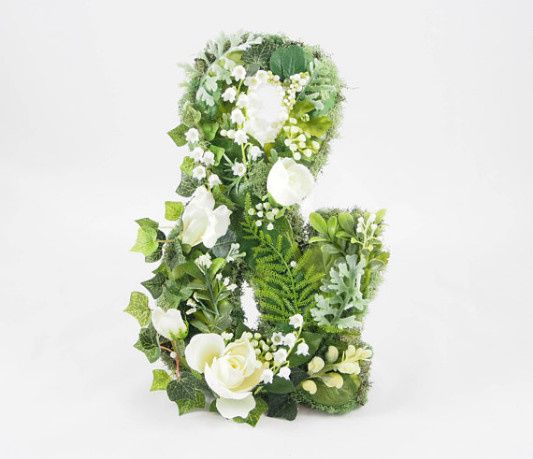 Nuestras iniciales con flores