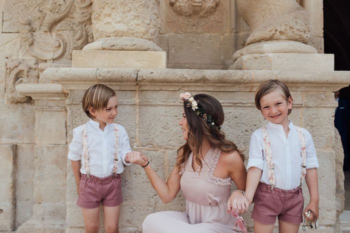 Boda Rustica  El estilo tipo hipster que se distingue por usar tirantes y vestidos sencillos.