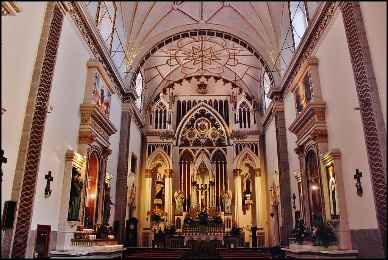 Santa Teresa de Jesus: Costo de la misa $2,800.00 Incluye: Flor para altar y organista. . Cuentan co