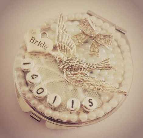 4. Un espejo personalizado.  A todas las mujeres nos encanta vernos bien, somos coquetas y presumida