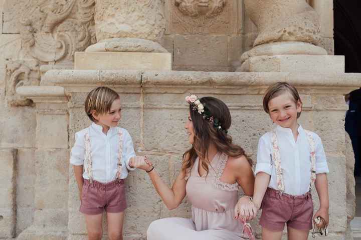 Boda Rustica  El estilo tipo hipster que se distingue por usar tirantes y vestidos sencillos.