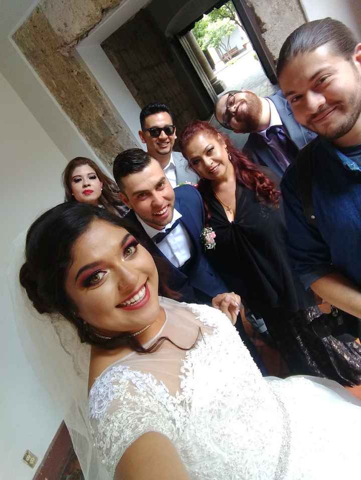 La produccion de nuestra sesion jajajaja Fue demasiodo divertidad, el fotografo, nuestros amigos, hi