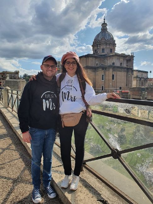 Mariana reta a los novios a platicarnos cómo fue su propuesta y lo que sintieron en ese momento. 5