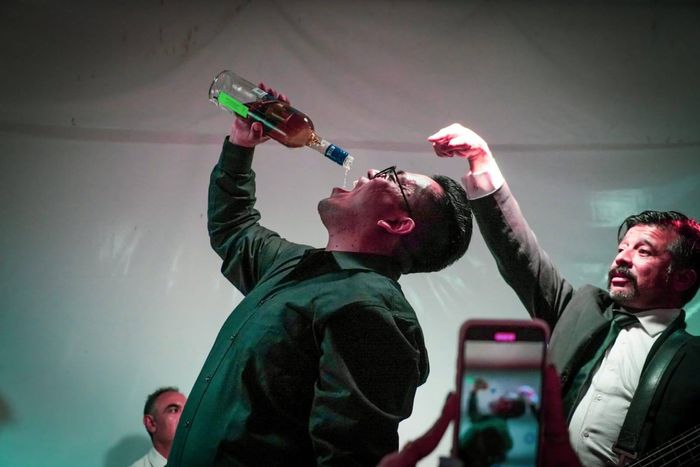 Llegó el Drinkman a la boda🍻 3