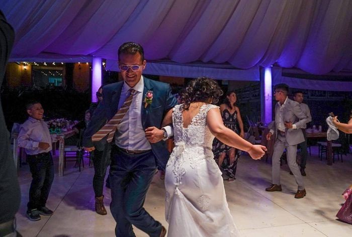 Please don't stop the music 🎶 3