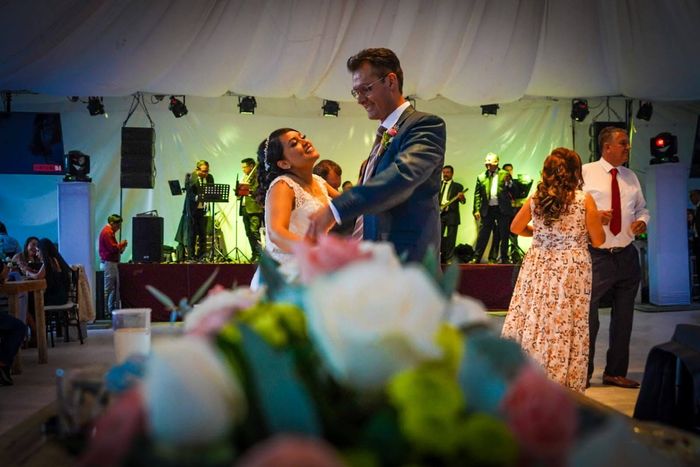 Please don't stop the music 🎶 2