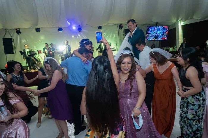 Bodas reales 2022: Postea tu foto más divertida de boda 25