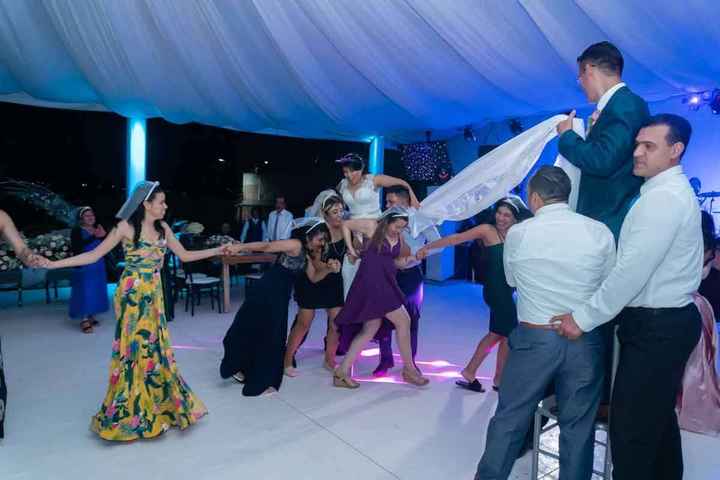 Verdadero o falso que tienes que bailar la víbora de la mar🎁 - 1