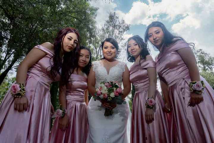 ¿Vestidos de dama de honor con el mismo diseño o diferentes?👗👗👗 - 1