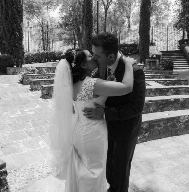 El First Look... - 2