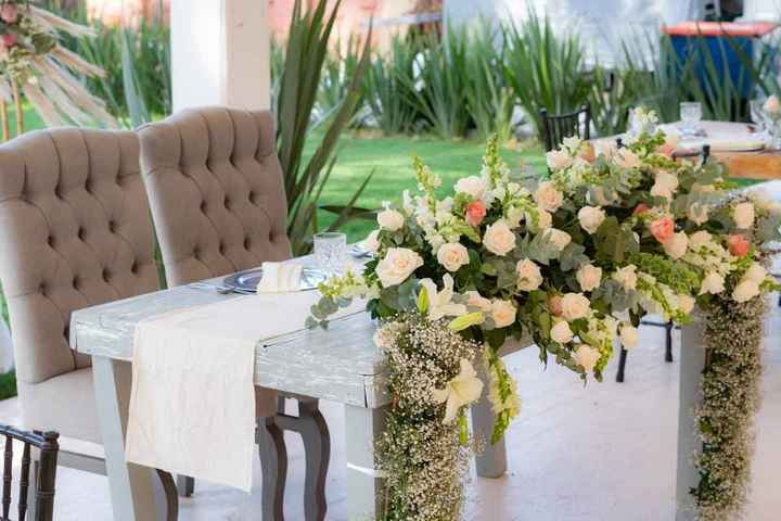 Duelo de decoración para mesa de novios 🌼🌸🌺 - 1
